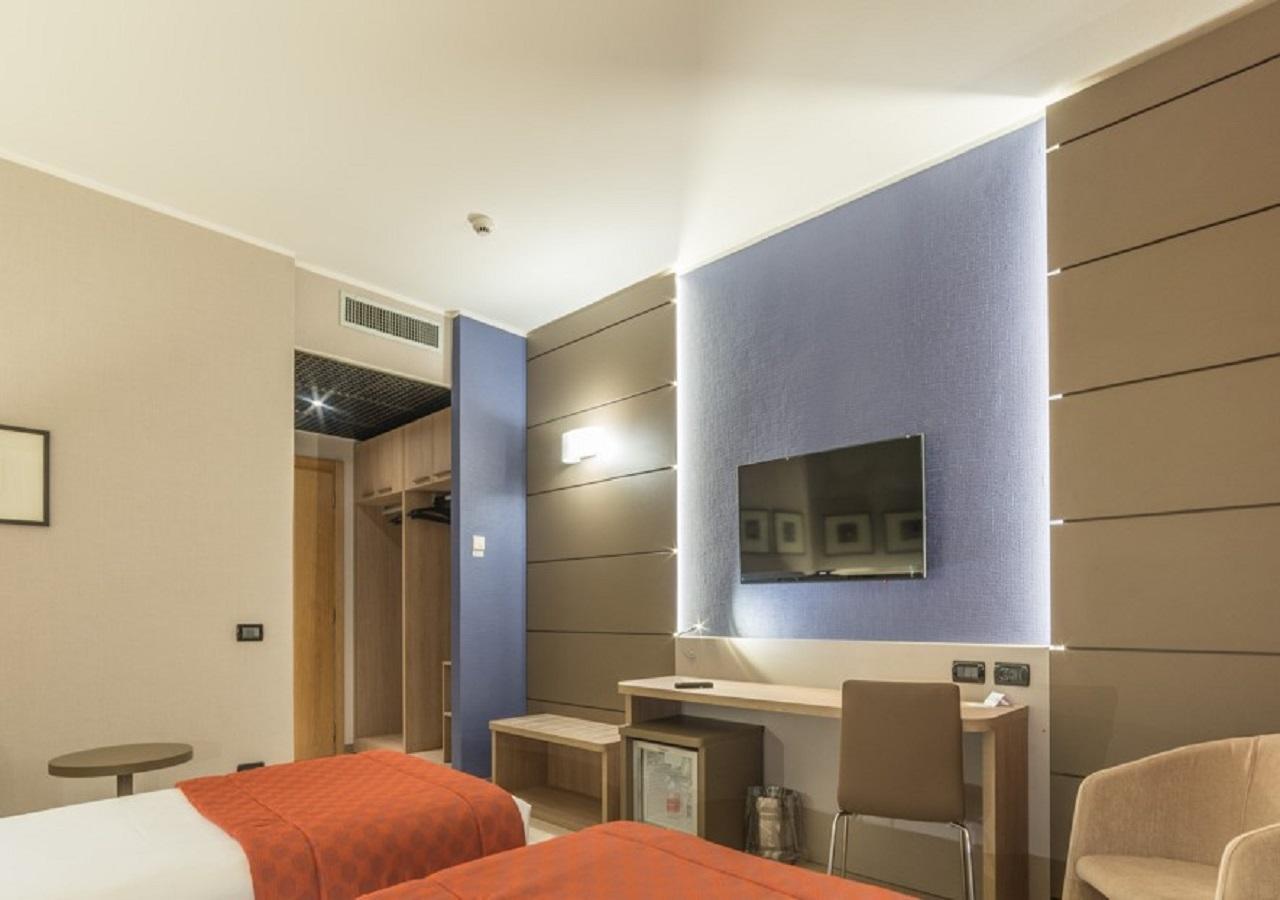 Cardano Hotel Malpensa Cardano Al Campo Exterior foto